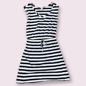💎5/$25💎 Old Navy striped dress